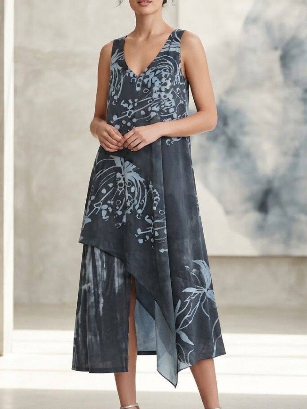 SUNO Blue Gray Floral Asymmetric V-Neck Dress